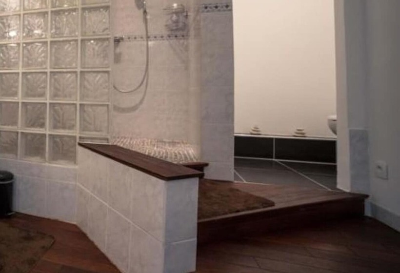 膳宿费 Le Corrigot