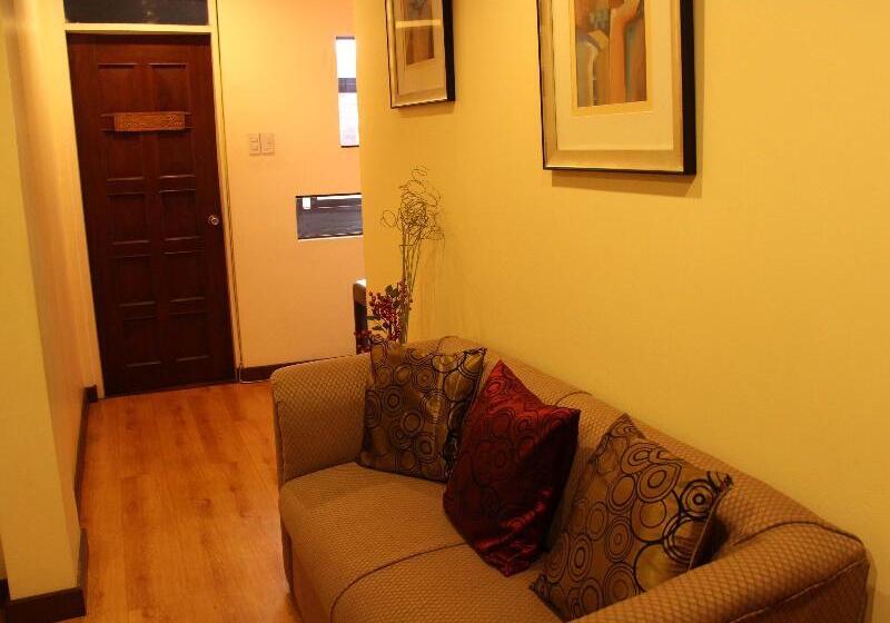 بنسيون Twin Pines Suites