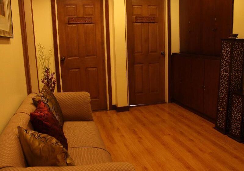 بنسيون Twin Pines Suites