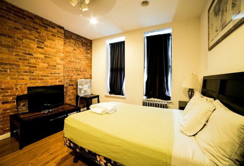 Renovated 2 Br Central Park