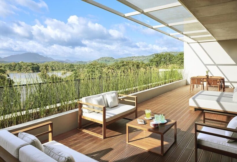 리조트 Jetwing Lake