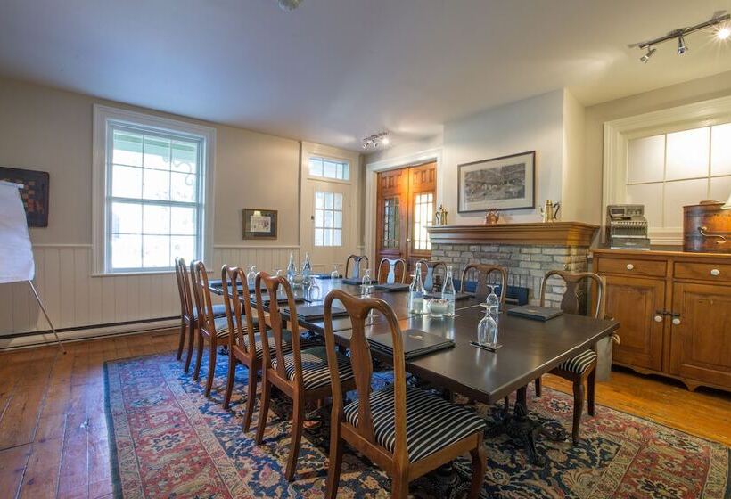 The Little Inn Of Bayfield