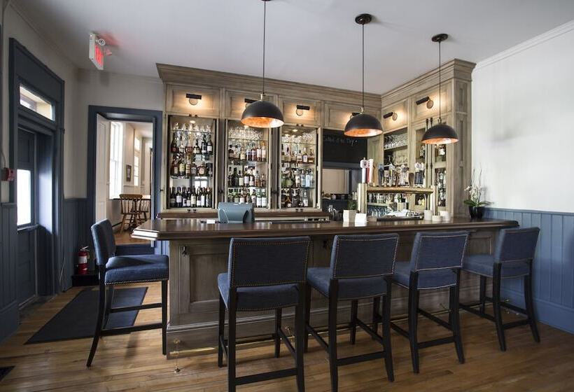 The Little Inn Of Bayfield