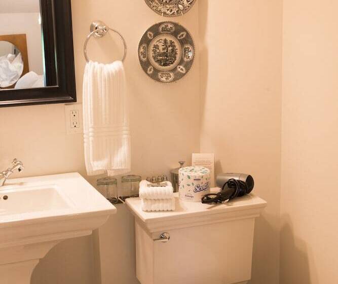 The Little Inn Of Bayfield