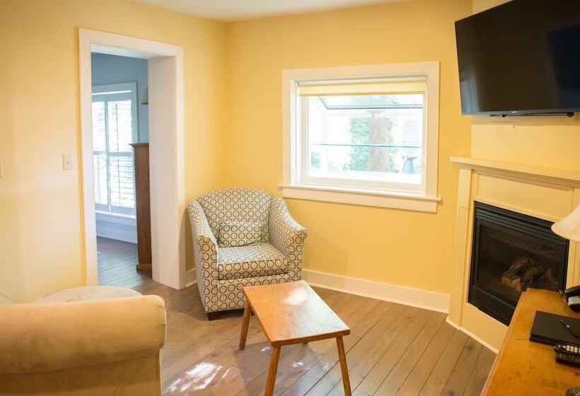 The Little Inn Of Bayfield