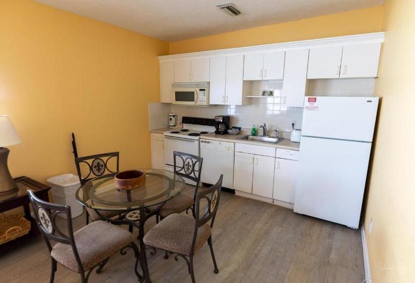 Village House By Beachside Management