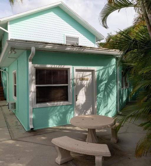 Village House By Beachside Management