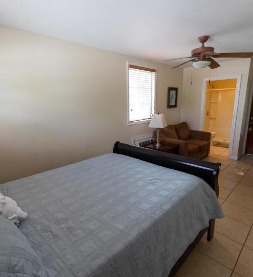 Village House By Beachside Management