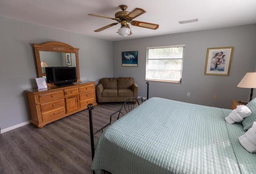 Village House By Beachside Management