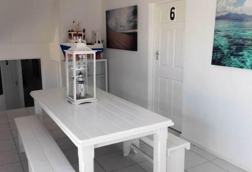 호스텔 Saldanha Bay Lodge