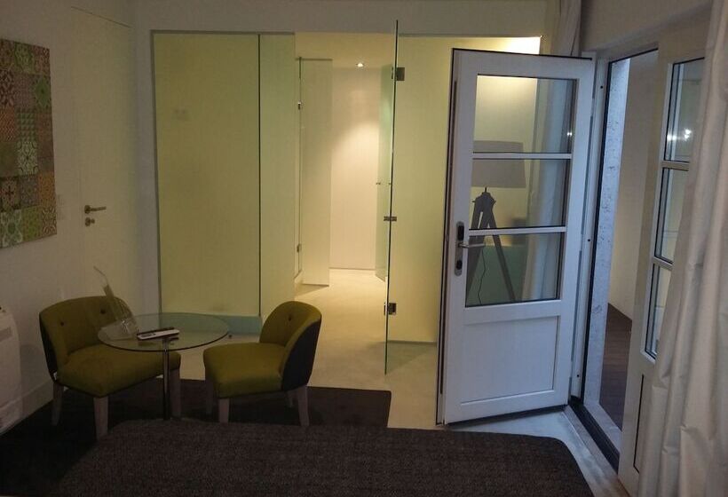 Alma Moura Residences