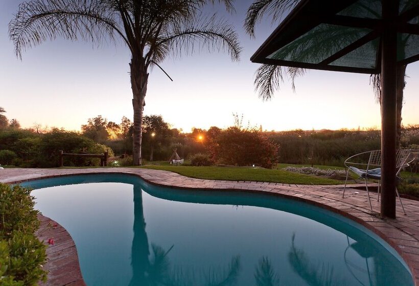 Bed and Breakfast De Oude Yotclub