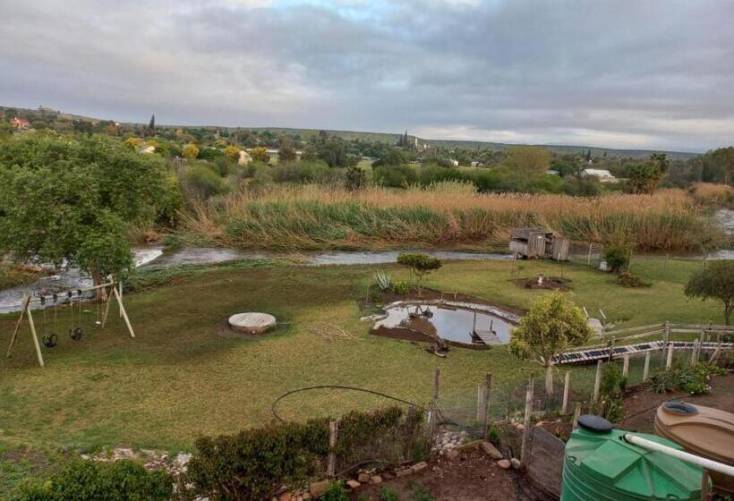 Bed and Breakfast De Oude Yotclub