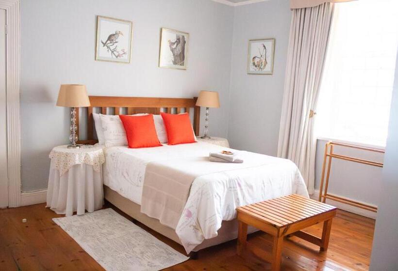 Bed and Breakfast De Oude Yotclub