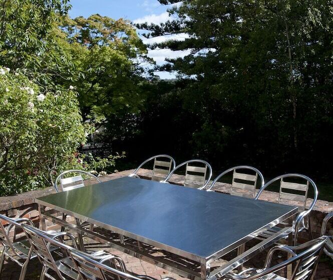 تختخواب و صبحانه Lowena Cafe And Accommodation