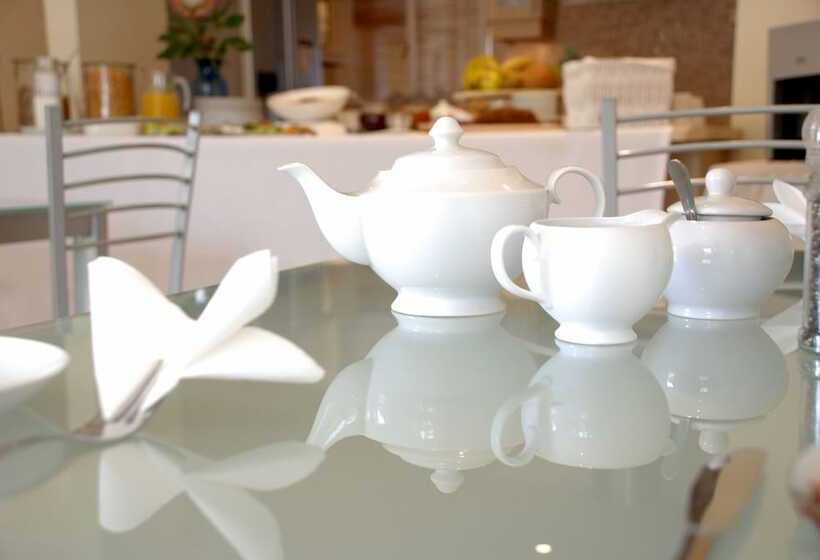 تختخواب و صبحانه Mandalay Guest House Plettenberg Bay