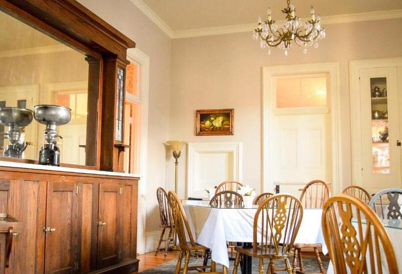 مبيت وإفطار Mccall House Boutique