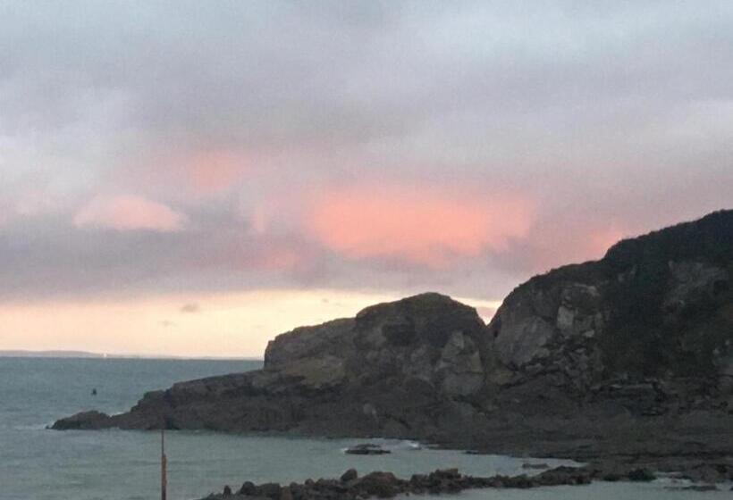 민박 Newberry Beach Lodge