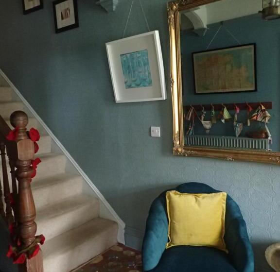 민박 Newberry Beach Lodge