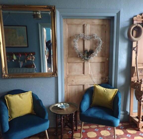 민박 Newberry Beach Lodge