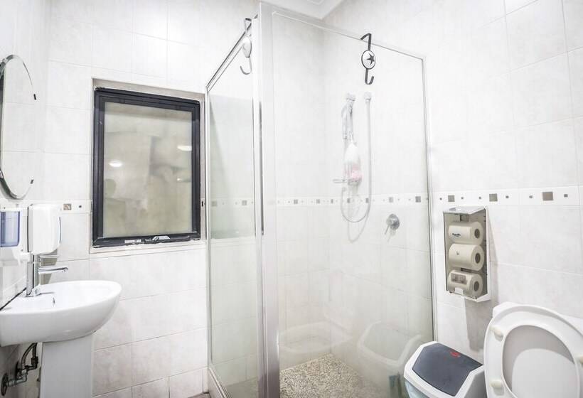 Downtown Backpackers Hostel Perth Note Valid Passport Required For Check In