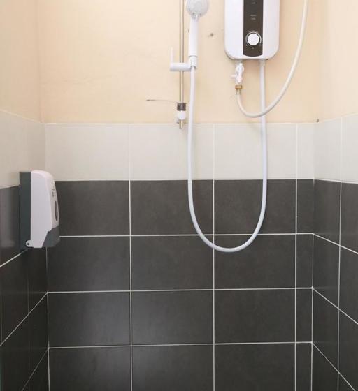 Gibbon Guesthouse Hostel