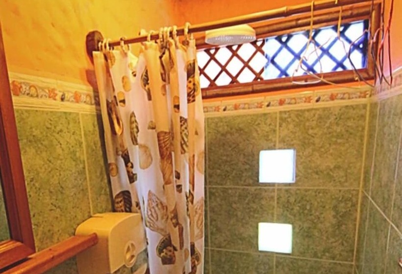 Хостел Lonesome George Ecolodge