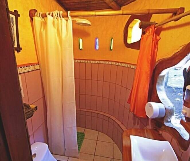 Хостел Lonesome George Ecolodge