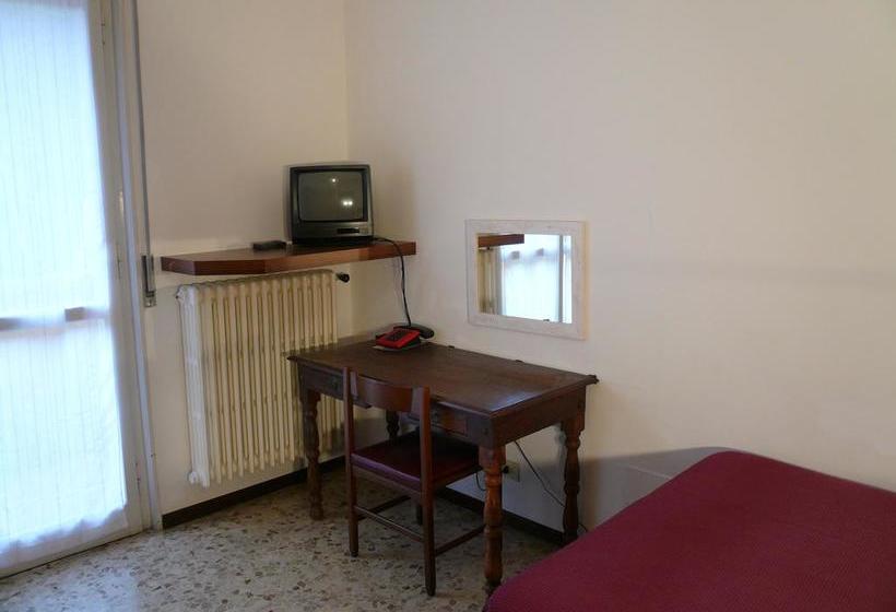 בית מלון כפרי Albergo Ariston