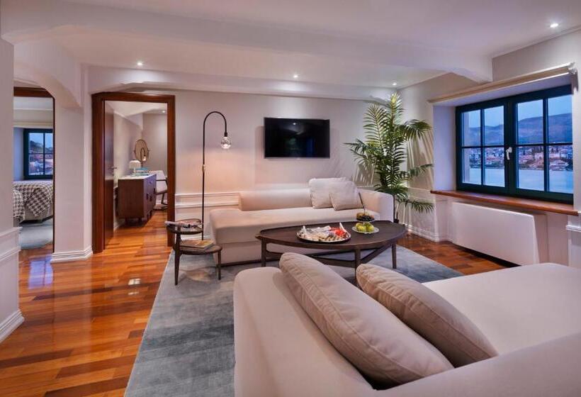 هتل Brown Beach House & Spa