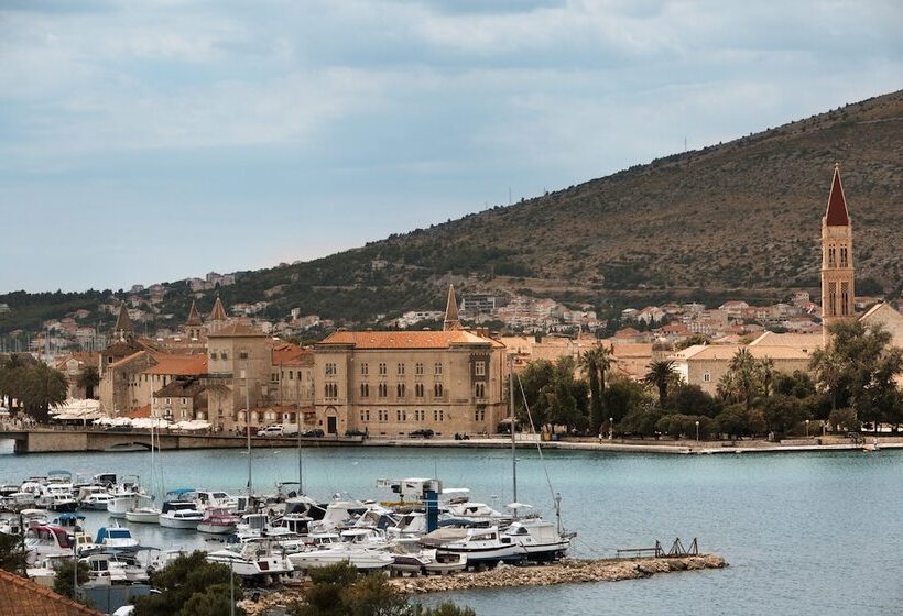 هتل Brown Beach House & Spa