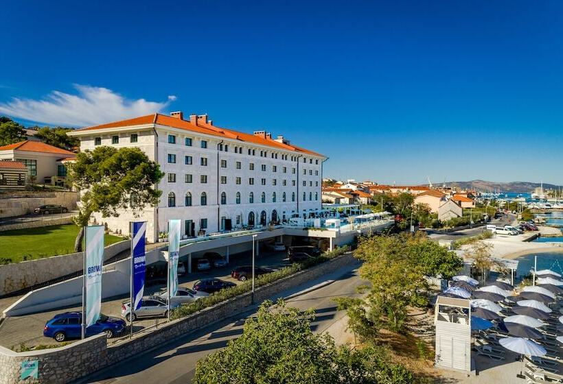 هتل Brown Beach House & Spa