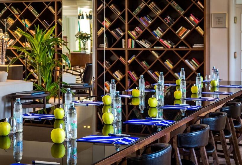 هتل Brown Beach House & Spa