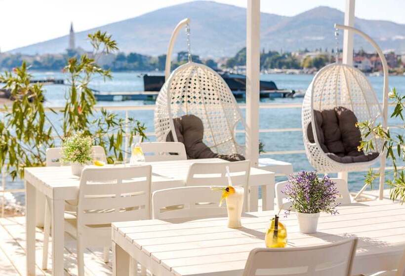 هتل Brown Beach House & Spa