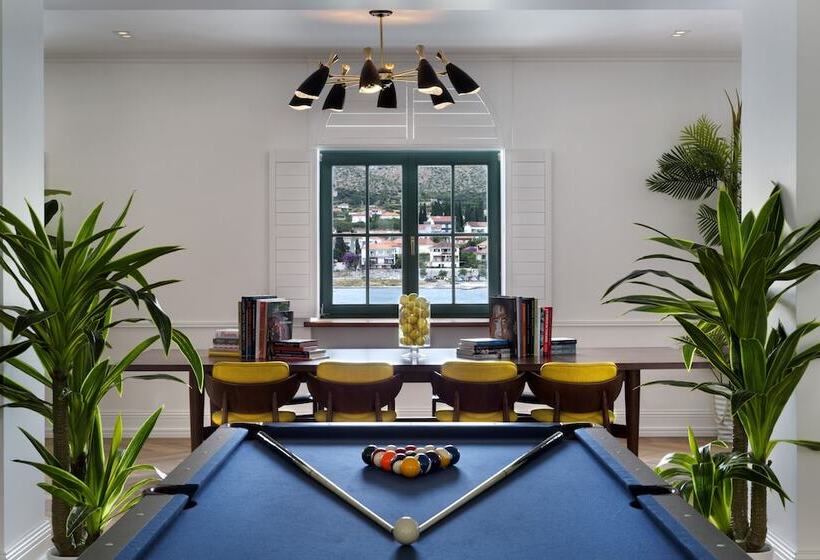 هتل Brown Beach House & Spa