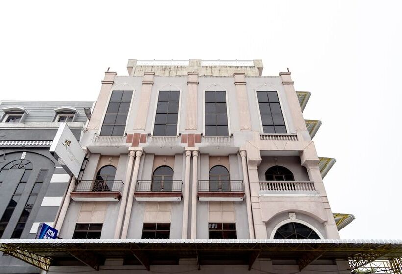 Отель Capital O 2023 Medan Ville