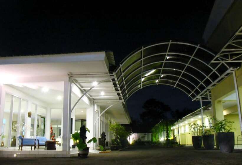 Отель Cengkareng Transit