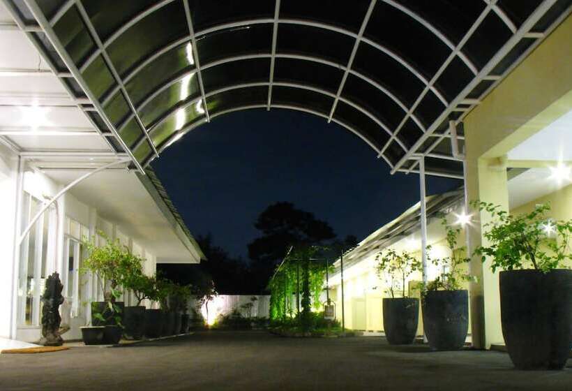 فندق Cengkareng Transit