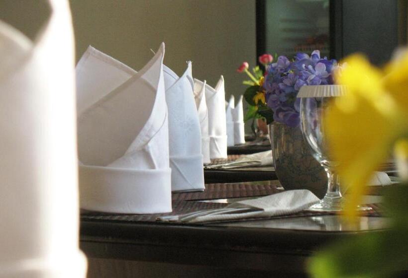 Отель Cengkareng Transit