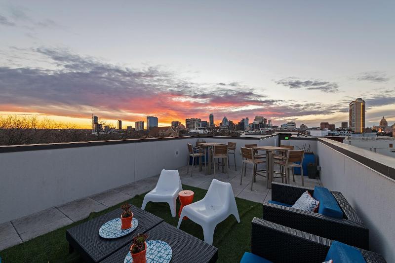 ホテル The Frances Modern Inn