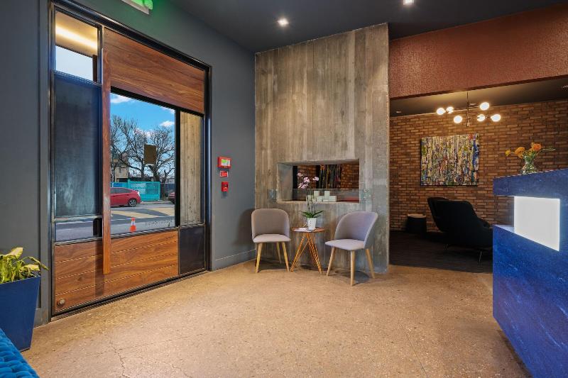 ホテル The Frances Modern Inn