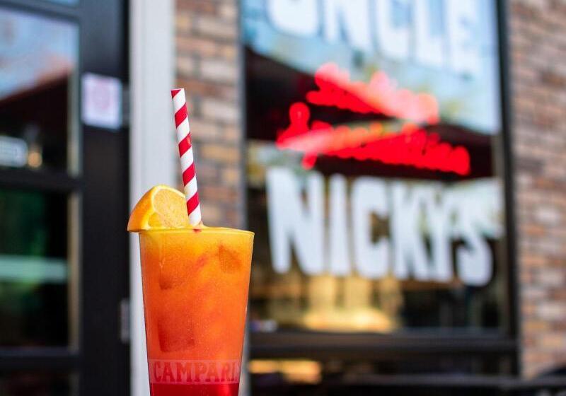 ホテル The Frances Modern Inn