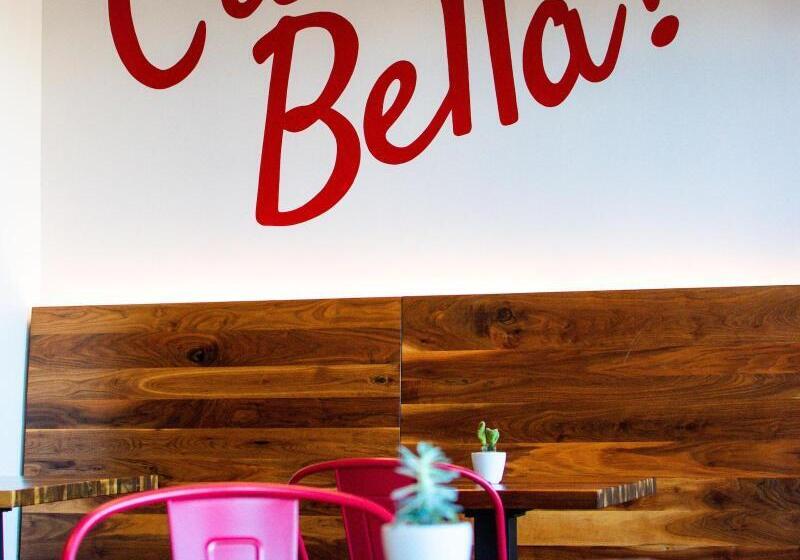 ホテル The Frances Modern Inn