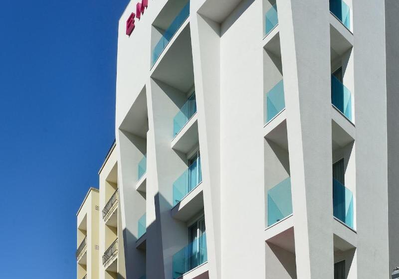 Embassy Hotel & Spa