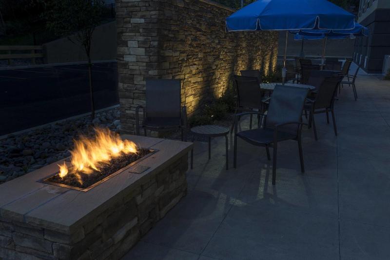 فندق Fairfield Inn & Suites By Marriott Geneva Finger Lakes