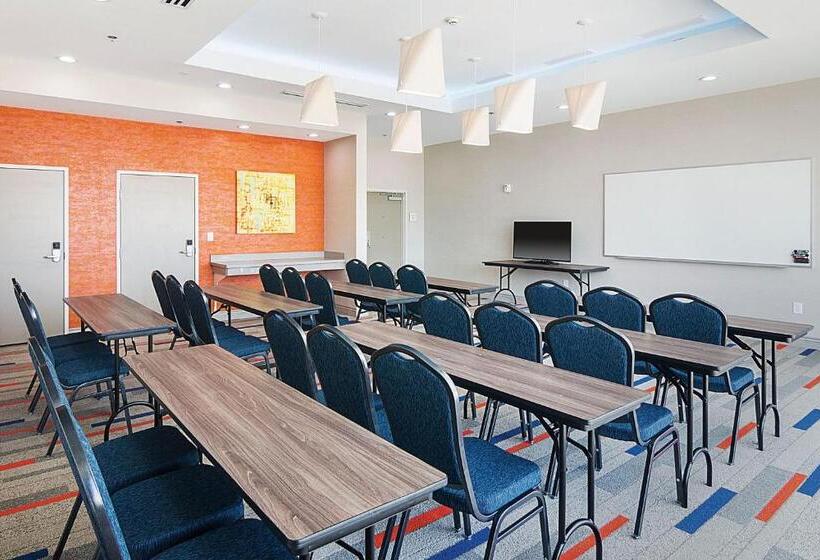 هتل Four Points By Sheraton Plano