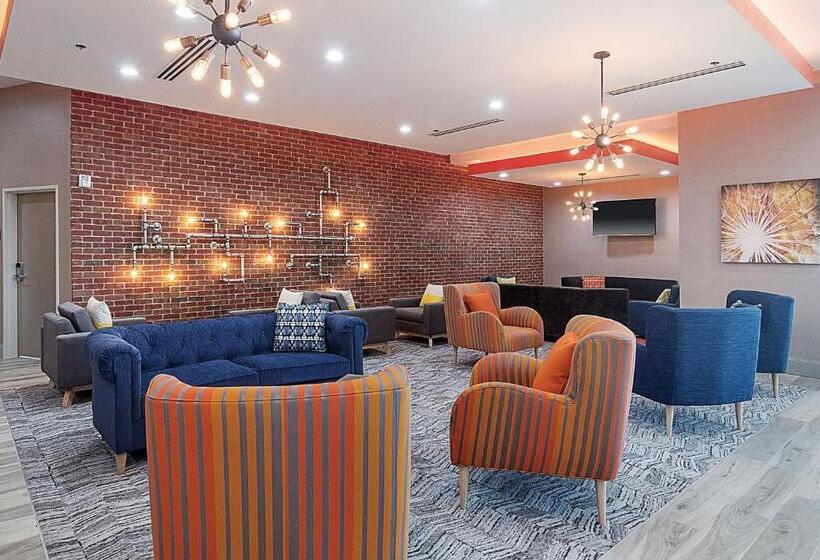 هتل Four Points By Sheraton Plano