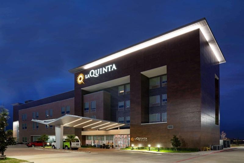 هتل Four Points By Sheraton Plano