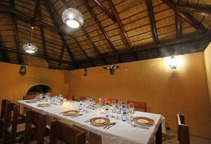 בית מלון כפרי Normann Safari Bush Lodge