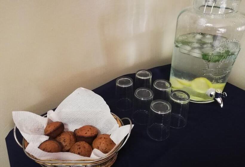 فندق Oakwood Lodge